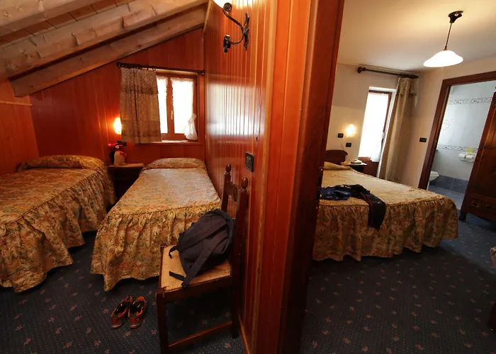 Hotel Santa San Champoluc