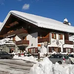 Santa San Hotel 3*