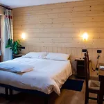 Hotel Santa San 3*