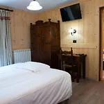 Hotel Santa San Champoluc