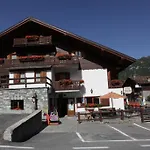 Hotel Santa San 3*