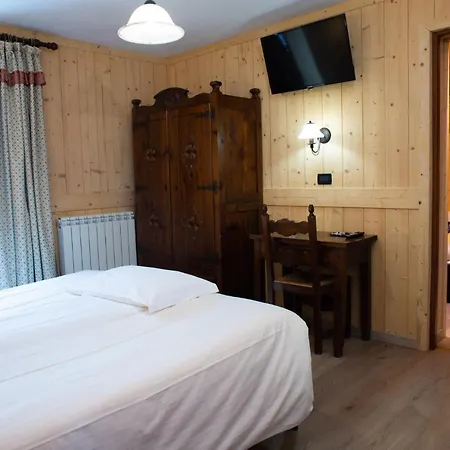 Hotel Santa San Champoluc