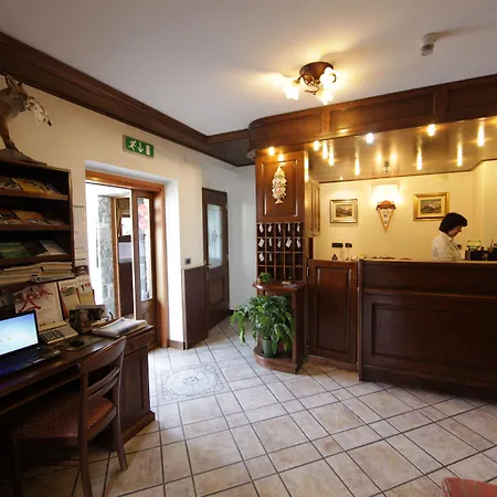 Hotel Santa San Champoluc